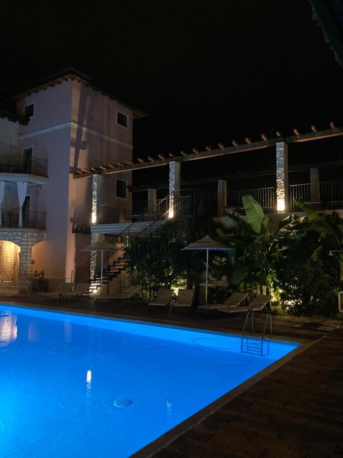 Residenza Le Due Torri Aparthotel Riva del Garda Bagian luar foto