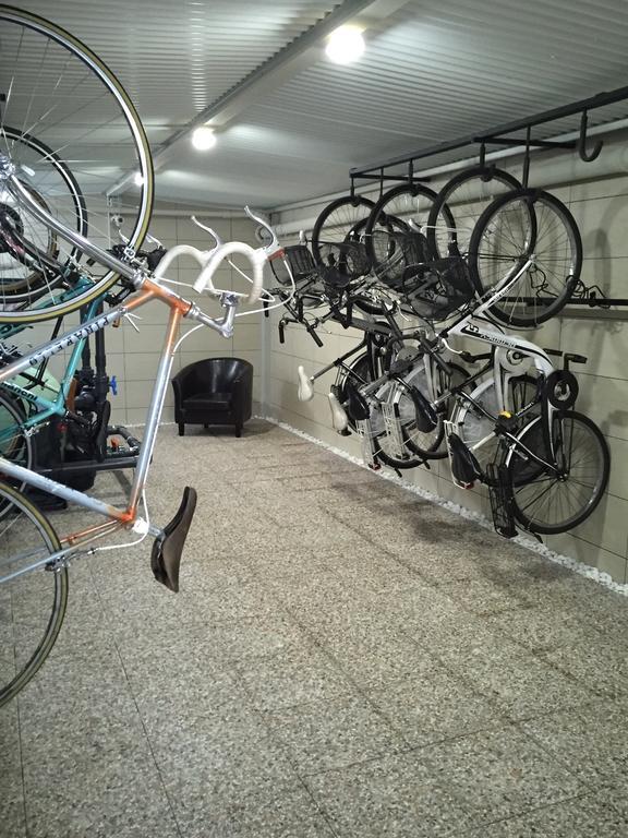 Residenza Le Due Torri Aparthotel Riva del Garda Bagian luar foto