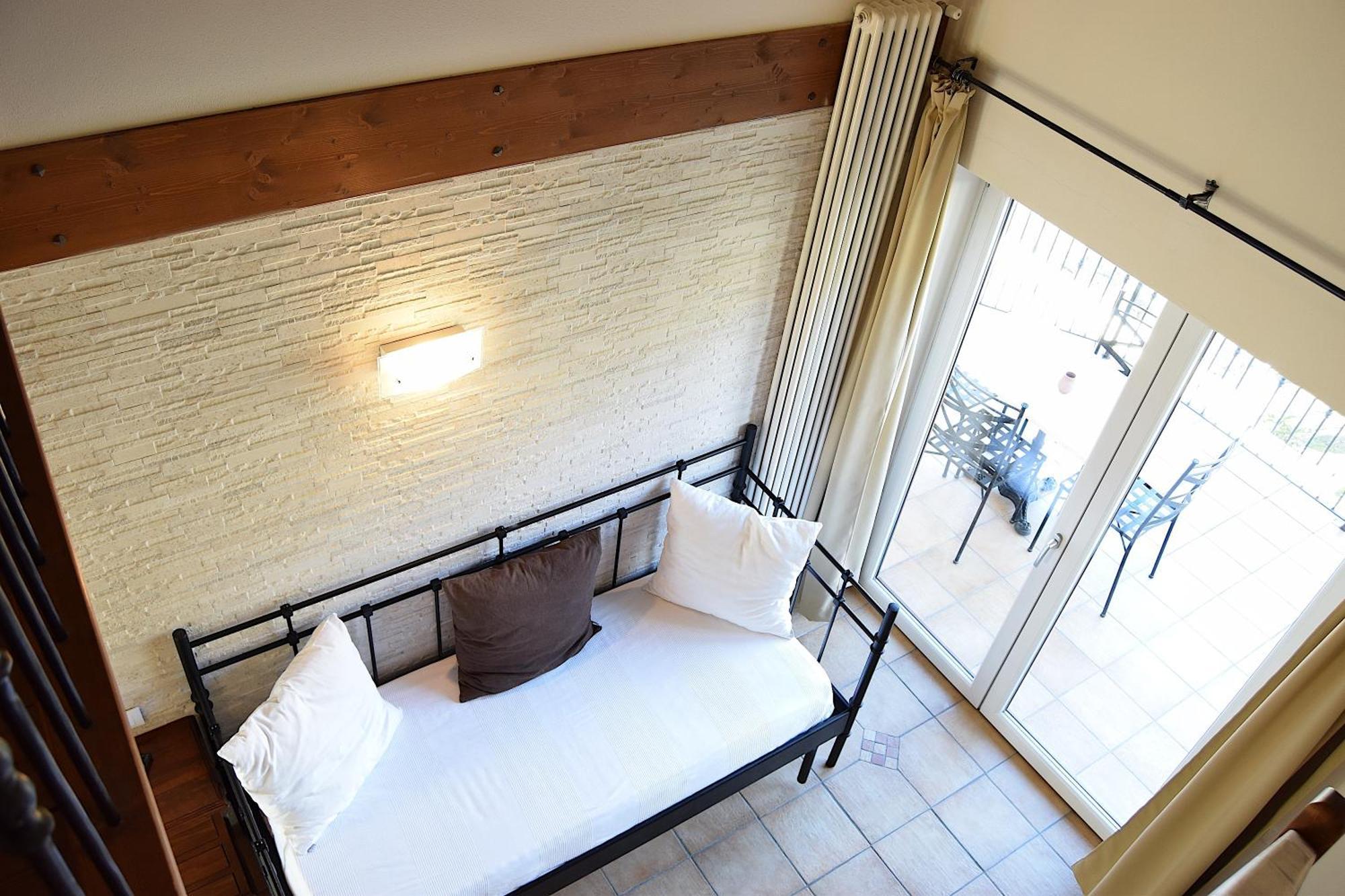 Residenza Le Due Torri Aparthotel Riva del Garda Bagian luar foto