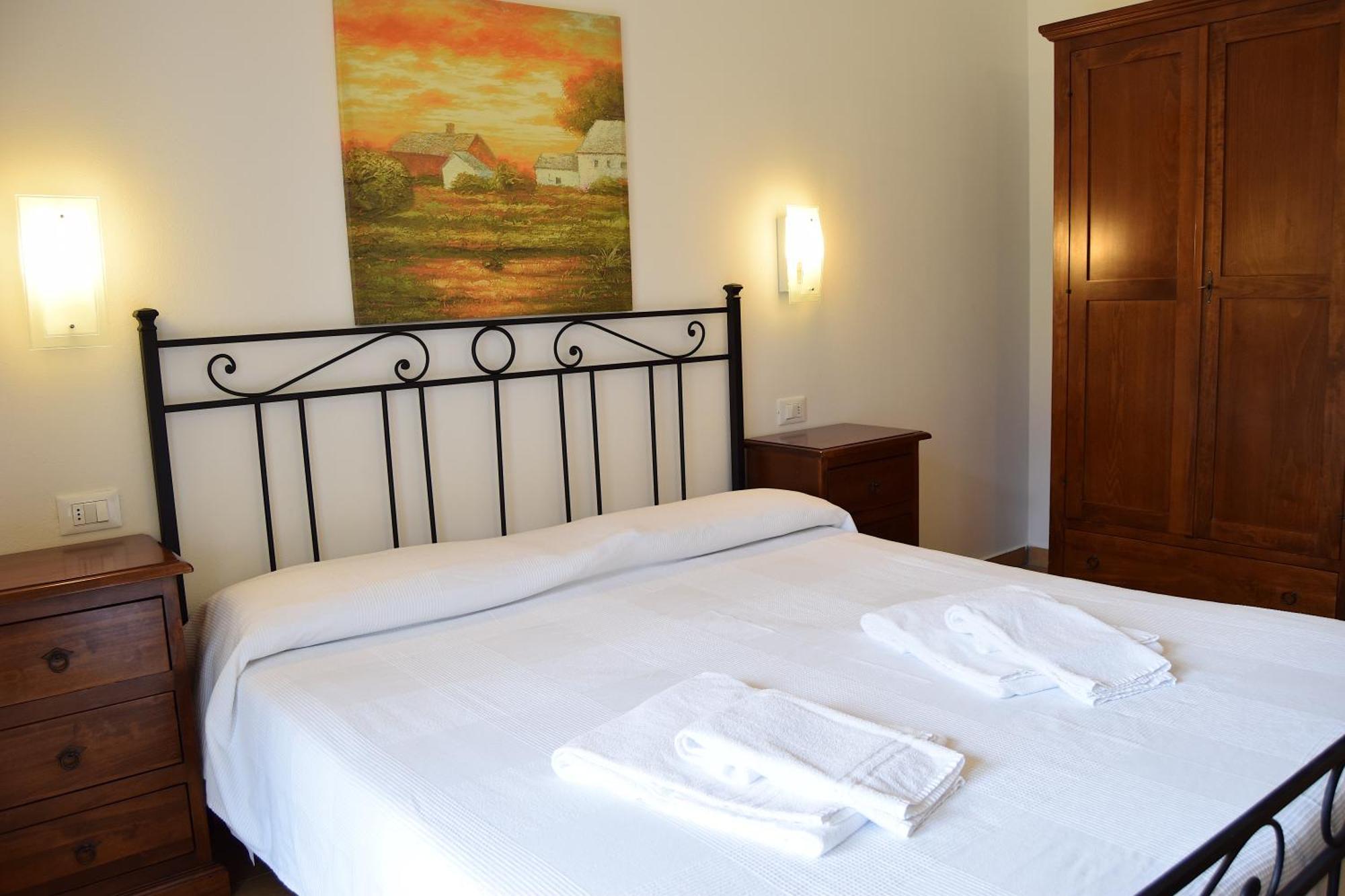 Residenza Le Due Torri Aparthotel Riva del Garda Bagian luar foto