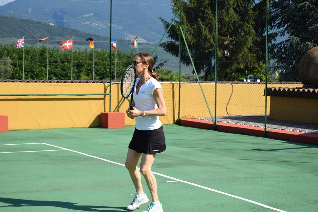 Residenza Le Due Torri Aparthotel Riva del Garda Bagian luar foto