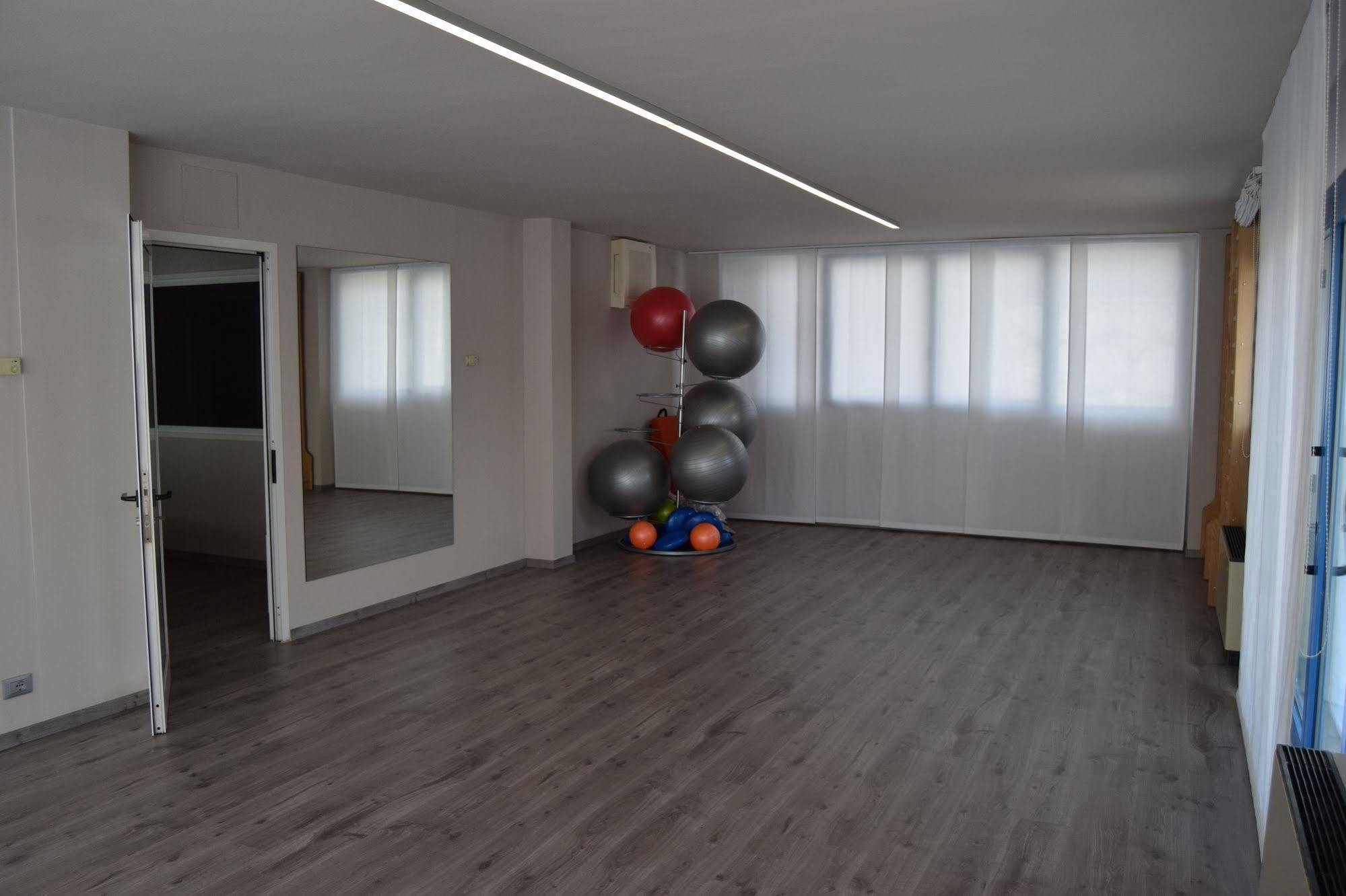 Residenza Le Due Torri Aparthotel Riva del Garda Bagian luar foto